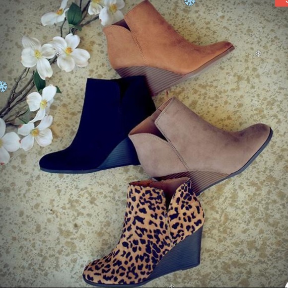 Faux suede brown booties - Picture 2 of 2